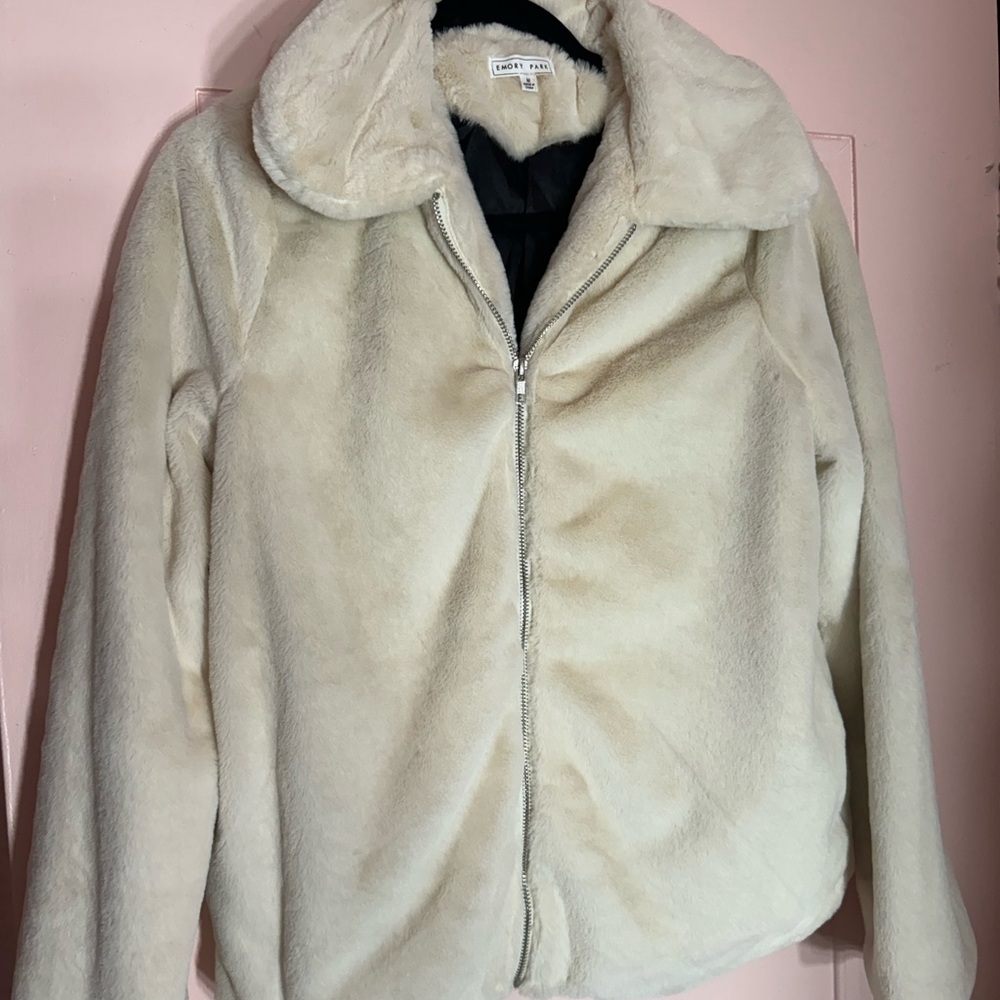 LIKE NEW EMORY PARK FAUX FUR JACKET